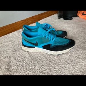 Size 10.5 - Nike Odyssey React 2 Flyknit Blue Lagoon